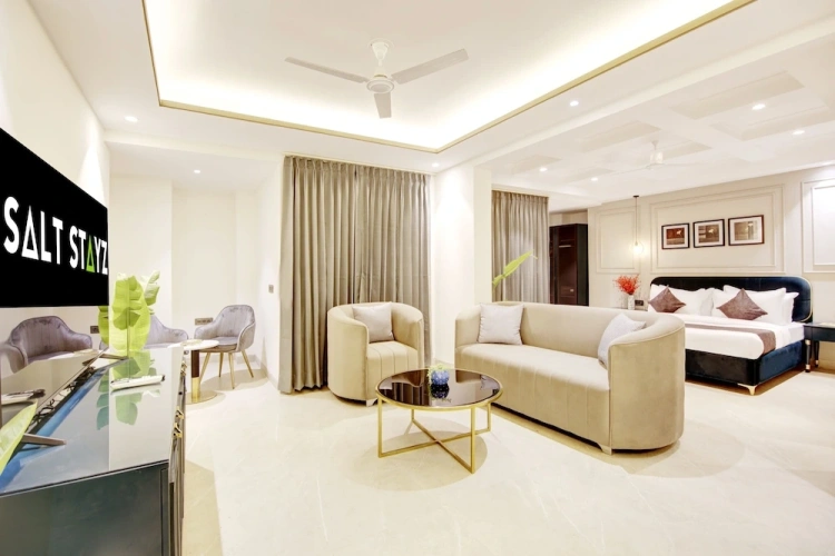 Presidential Suite with balcony and with city view