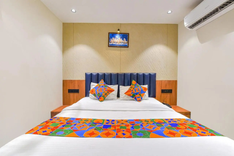 Fabhotel Udhna Inn