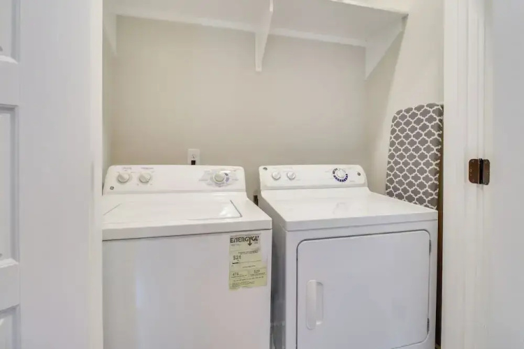 Private Balcony: Spacious, Updated Savannah Apt!