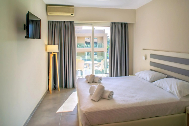 CNic Gemini Hotel