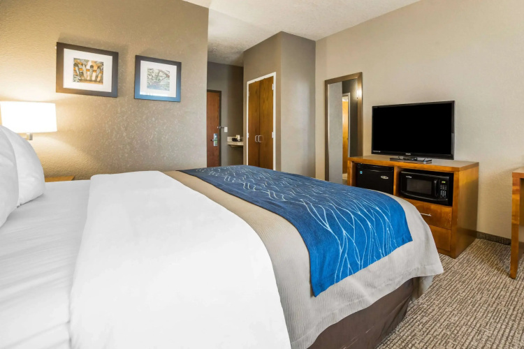 Comfort Inn & Suites