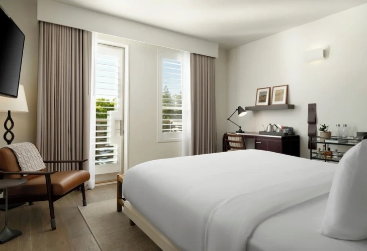 Standard Double room with balcony and with city view
