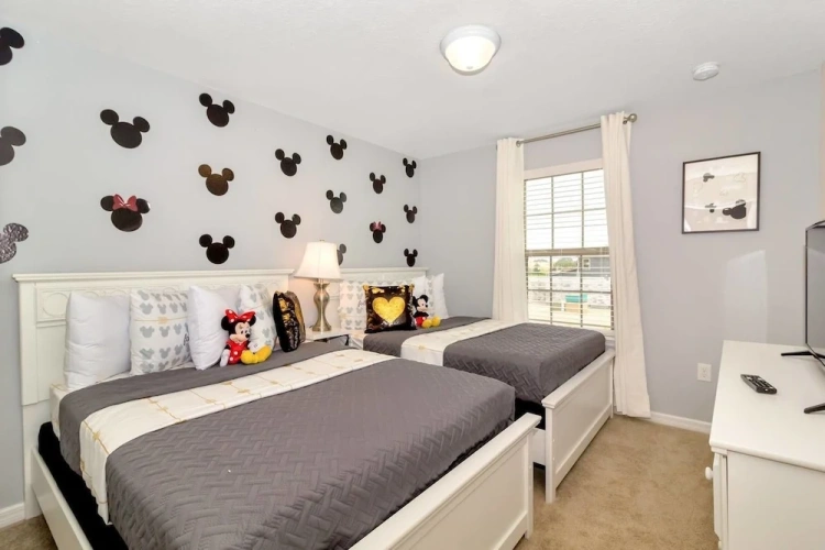 5 Bedrooms Cottage