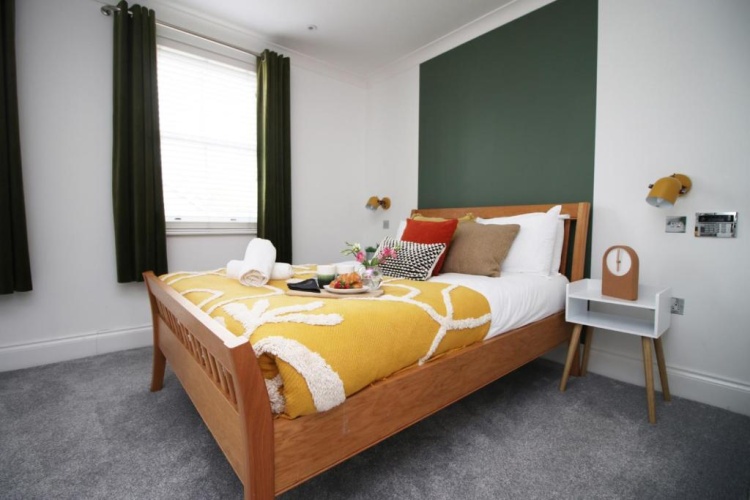 4 Bedrooms Cottage