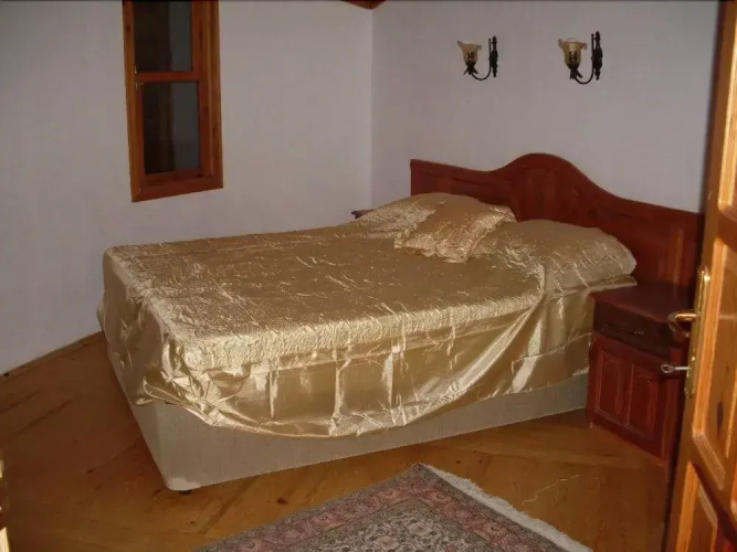 Dort Mevsim Evi