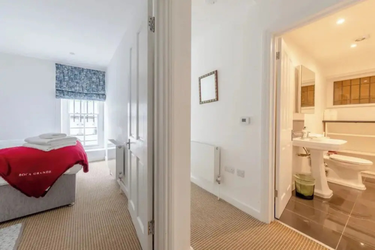 Beautifully Refurbished 2BD Flat- Clapham