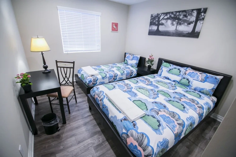 Standard Triple room