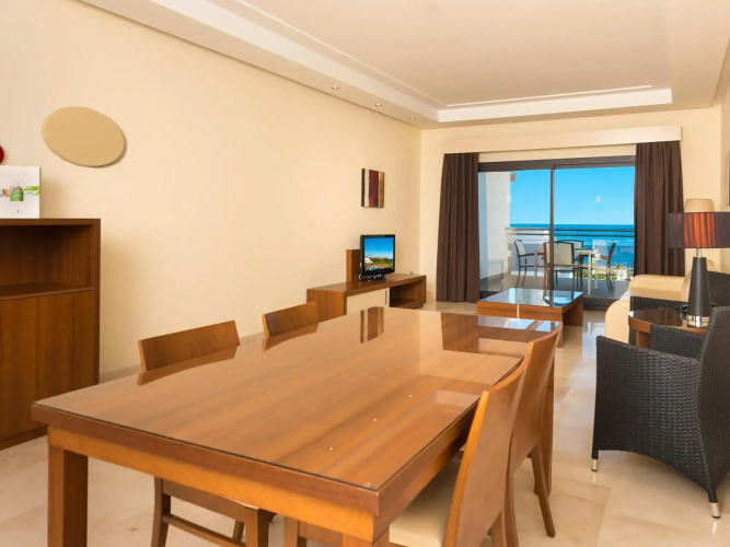 Fuerte Estepona Suites Spa