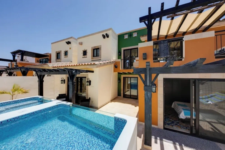 3 Bedrooms Cottage with balcony