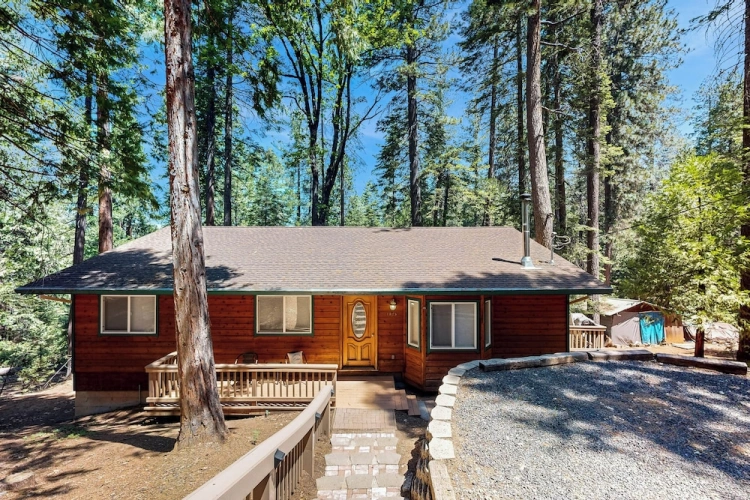 4 Bedrooms Cottage with balcony