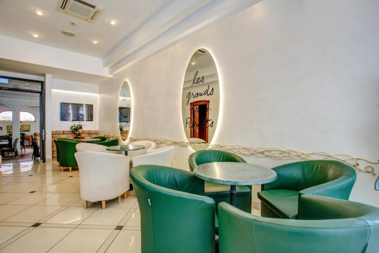 Ancora Hotel & Residence