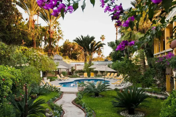 El Encanto Inn