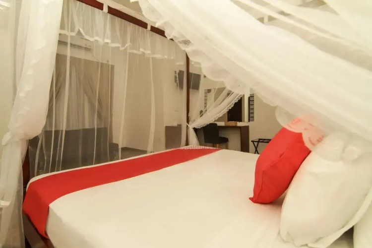 Clove Transit Hotel