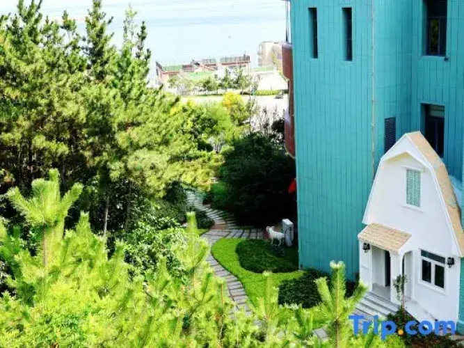 Kiki Serendipity Hotel
