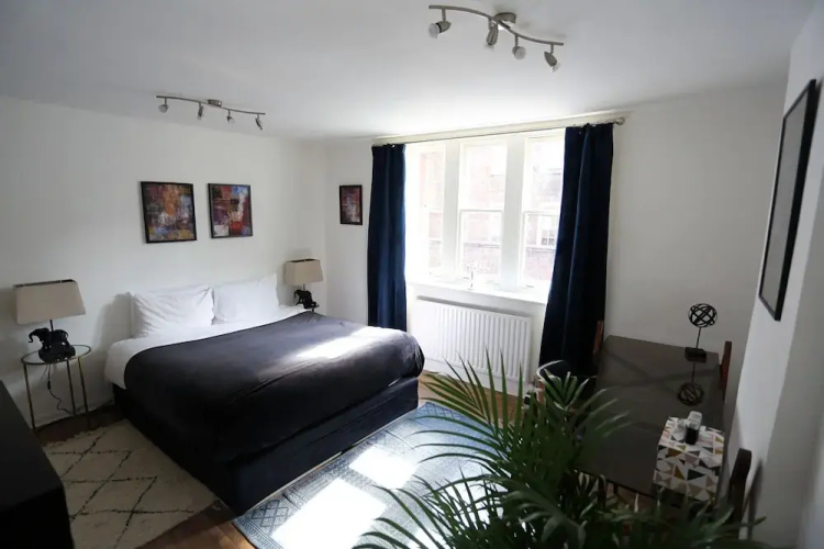 3 Beds 2 Baths Oxford Circus