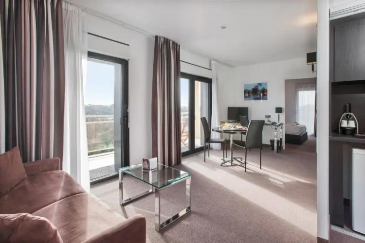 2 Bedrooms Quadruple Suite