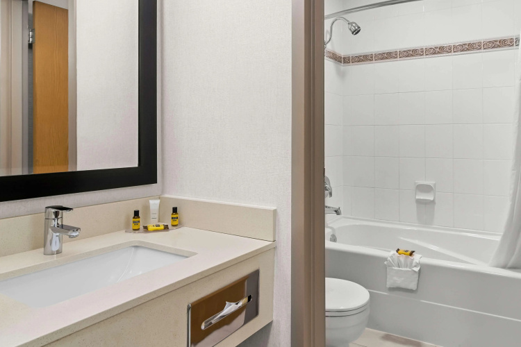 Best Western Plus Langley Inn photo 9