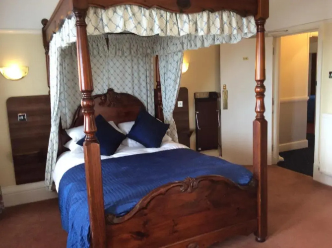 The Lanes Hotel