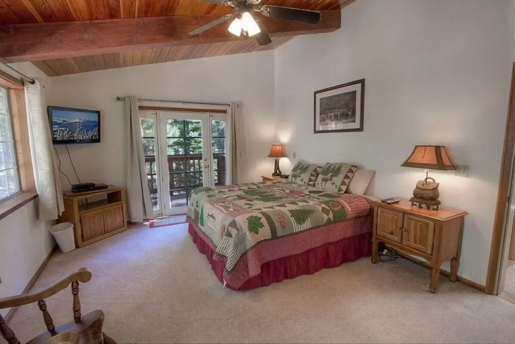 Bear Country 4 Bedroom Home by RedAwning
