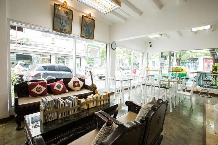 Cubic Bangkok Hostel