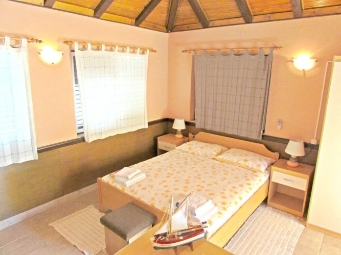 Charming Unique Apartment For 4