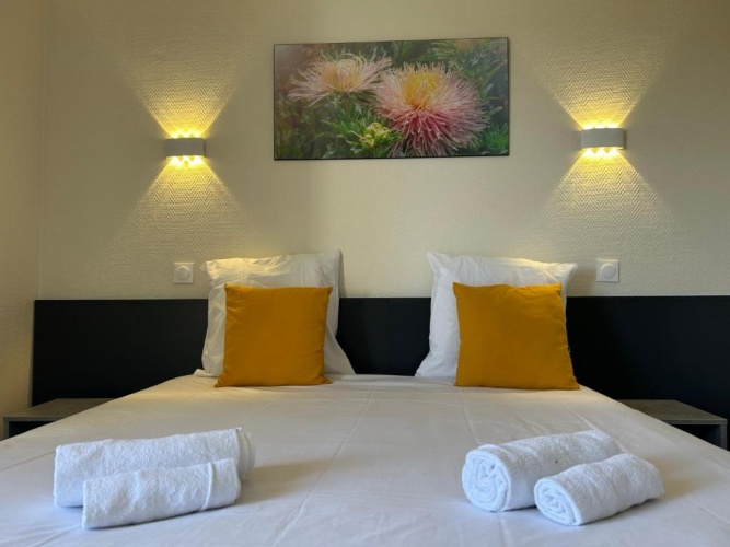 2 Bedrooms Apartment