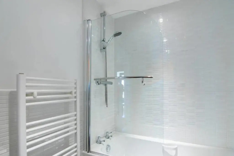 Modern 2 bed apartment, next to Hydro and SECC!