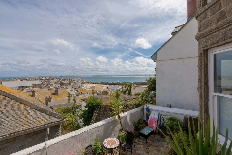 1 Bedroom Apartment with balcony