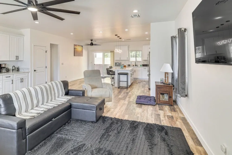 3 Bedrooms Cottage