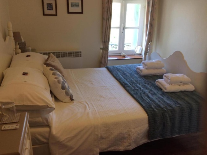 2 Bedrooms Cottage