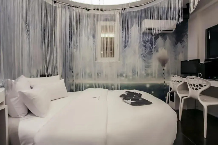 Nine Star Hotel