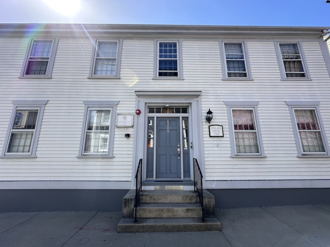 Entire Historic 5 Bed/ 5 Bath Inn Sleeps 17 5 Bedroom Home - Newport, RI