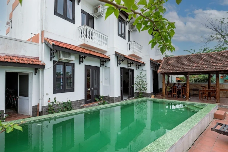 2 Bedrooms Standard Double Family room with view