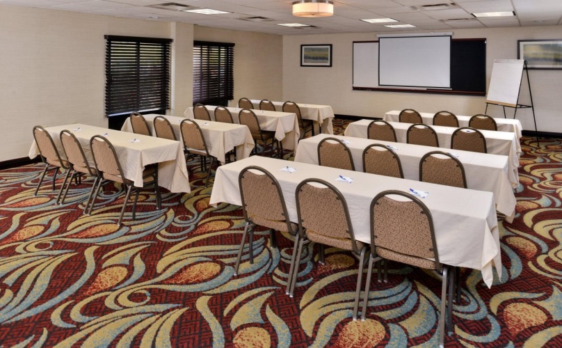 Holiday Inn Express & Suites Tampa Airport photo 19