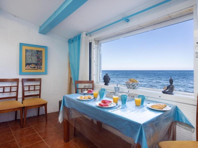 2 Bedrooms Cottage