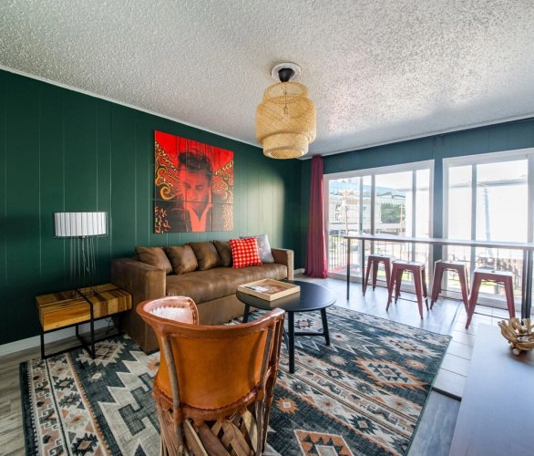 WanderJaunt - West Campus Apartments