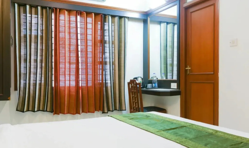 Hotel Adarsha Inn