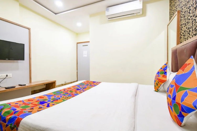 Fabhotel Ss Blue