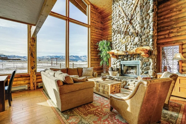 5 Bedrooms Cottage