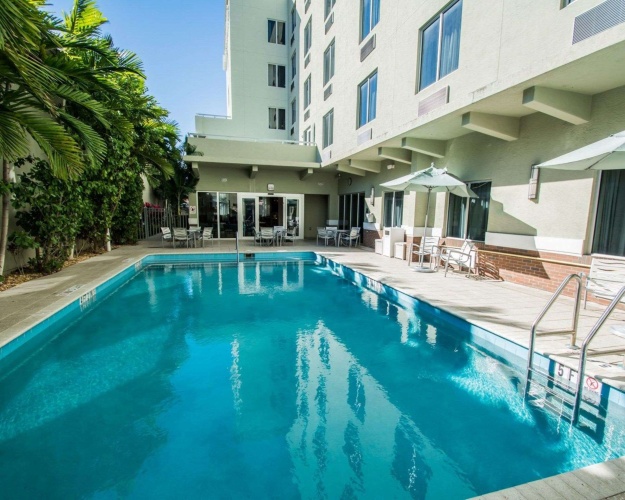 Comfort Suites Miami Airport North photo 19