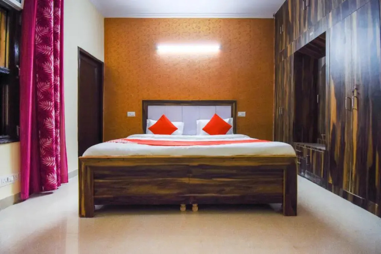 Hotel Kaushik by OYO Rooms
