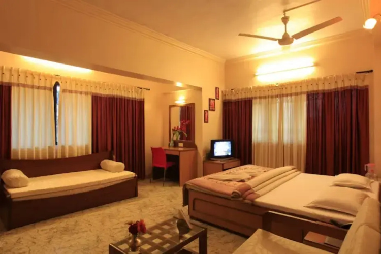Hotel Sahyadri