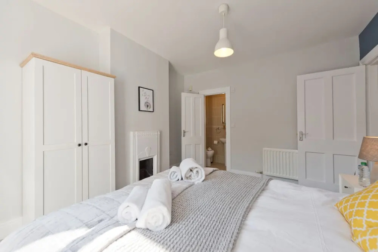 Sweet Inn - Gorgeous Howth II