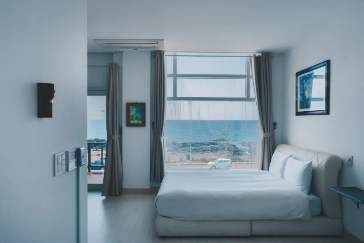 Hotel White House