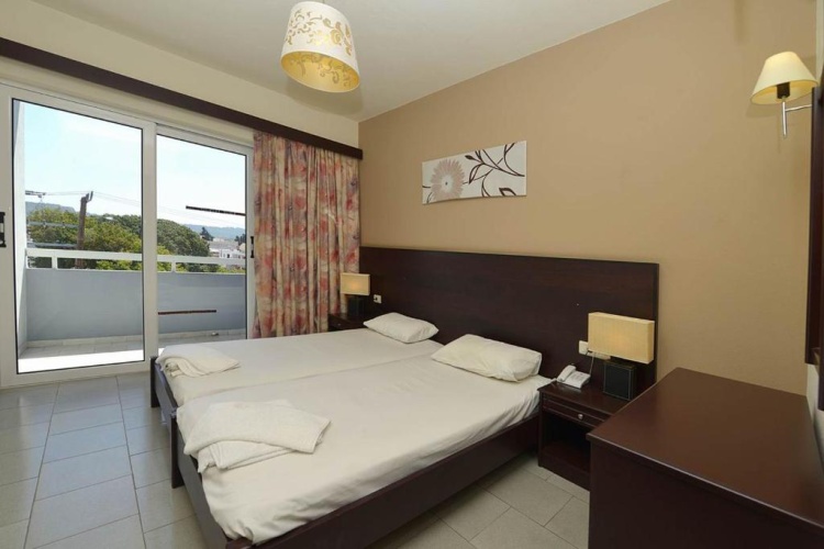 2 Bedrooms Quadruple Apartment