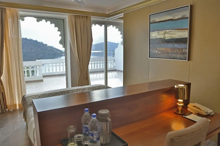 Luxury Suite