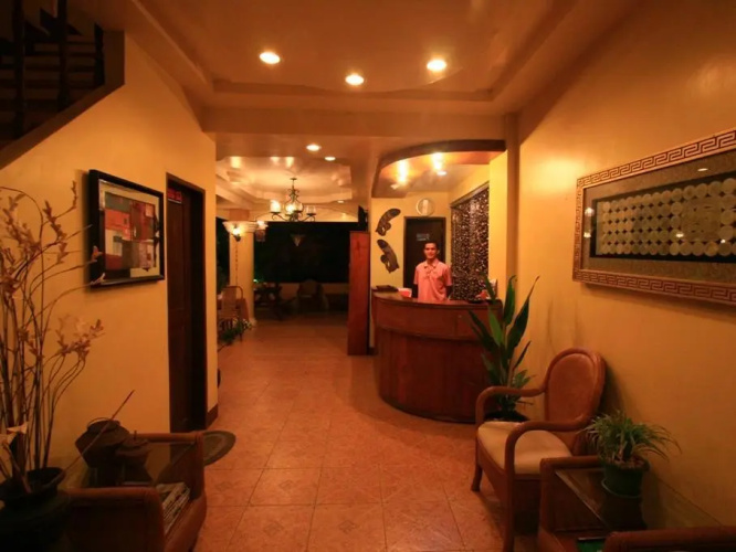 Mount Tapyas Hotel