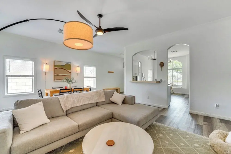 Heated Pool & Yard: Gilbert Getaway!