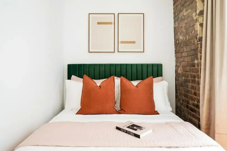 153-5a Charming 2BR LES W D