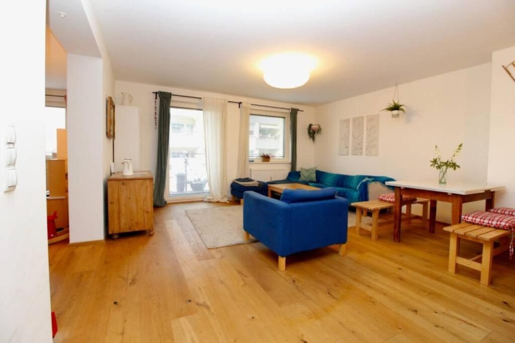 2 Bedrooms Apartment